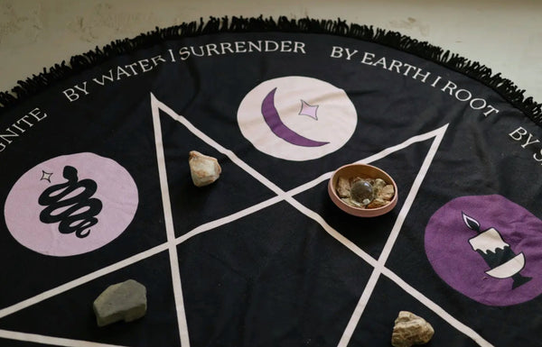 The Traveling Spell Blanket - The Mystics Club
